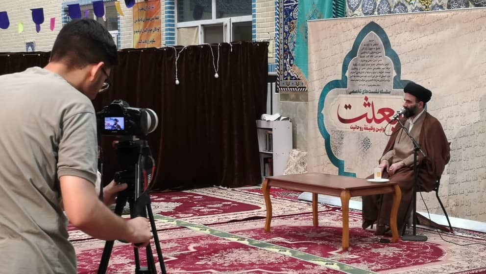 سنگرهای مساجد خالی است / طلاب وظیفه سنگینی به دوش دارند سنگرهای مساجد خالی است / طلاب وظیفه سنگینی به دوش دارند