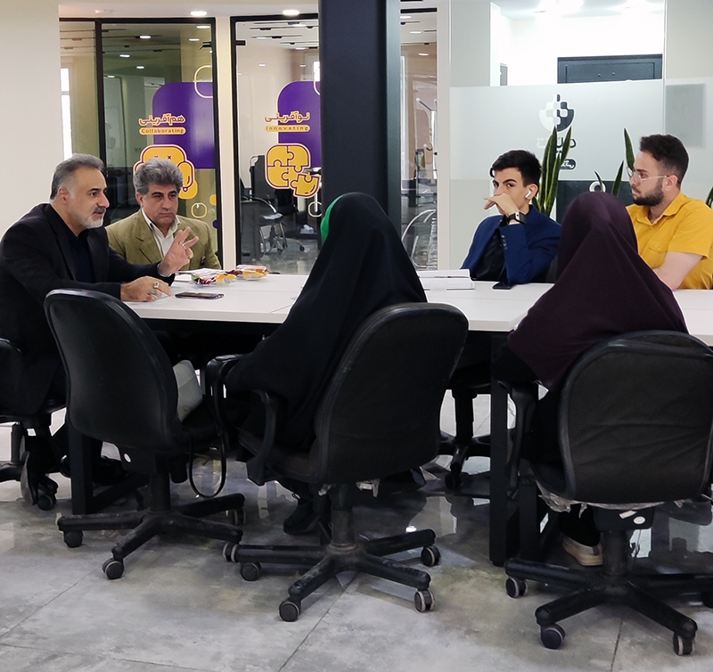 انجمن اولیا و مربیان، پل ارتباطی میان تربیت خانواده و مدرسه انجمن اولیا و مربیان، پل ارتباطی میان تربیت خانواده و مدرسه