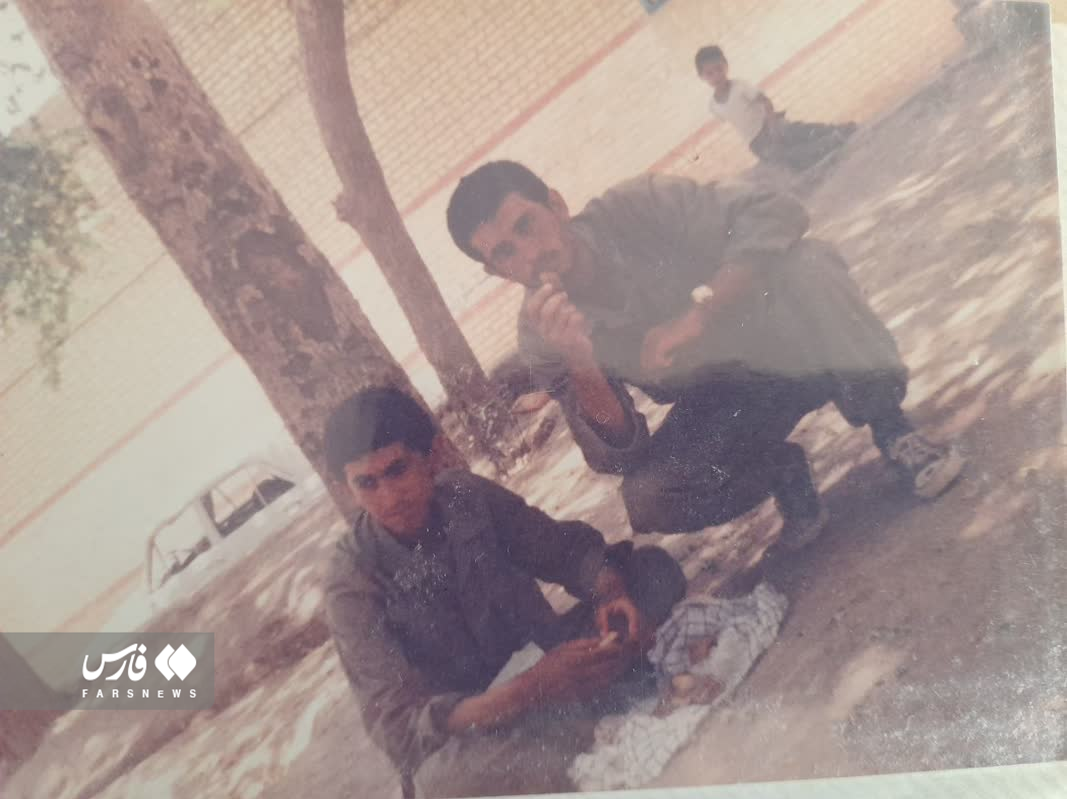 روایت 300 نفری که پیاده خود را به جبهه رساندند روایت 300 نفری که پیاده خود را به جبهه رساندند