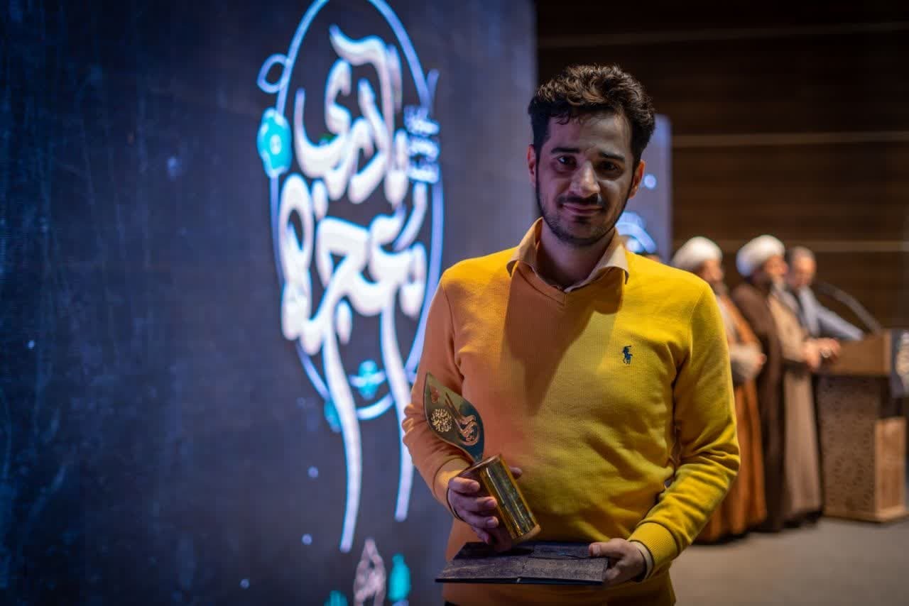 تقدیر از ۹ برگزیده سوگواره نوحه فاطمی «معجزه مادری» تقدیر از ۹ برگزیده سوگواره نوحه فاطمی «معجزه مادری»