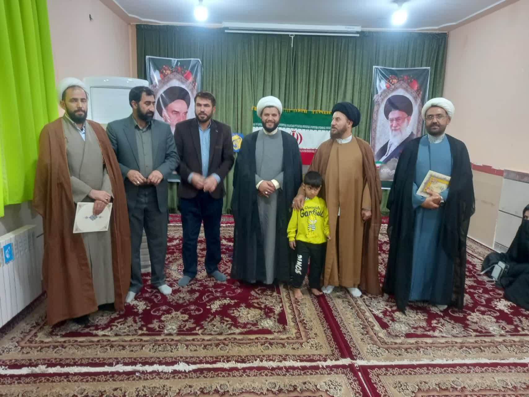 رئیس جدید اداره تبلیغات اسلامی شهرستان ملکشاهی معرفی شد رئیس جدید اداره تبلیغات اسلامی شهرستان ملکشاهی معرفی شد