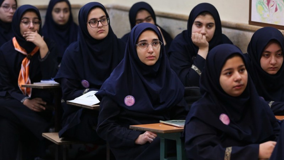 نشست فعالان تربیت اسلامی دختران بهشت در نیر