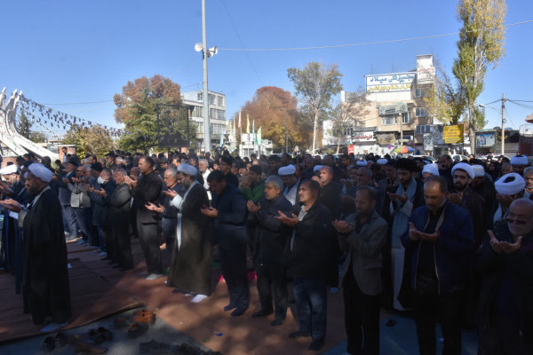 هم‌صدایی مردم قروه در آیین طلب باران
