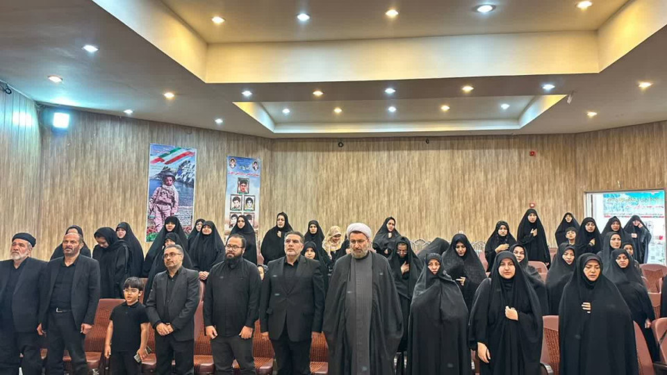 نشست هم اندیشی  "نقش خانواده آرمانی در جهاد تبیین با رویکرد تمدنی"