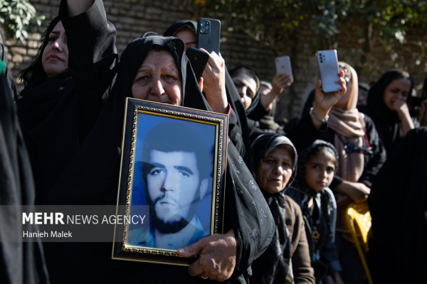 «بازگشت بی‌صدا، بدرقه‌ای پرشکوه؛ شهید گمنام کربلای4 در آغوش مردم آهنگرمحله آرام گرفت»