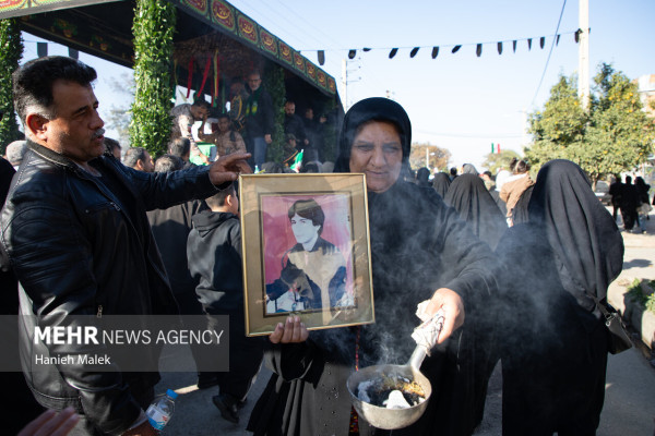 «بازگشت بی‌صدا، بدرقه‌ای پرشکوه؛ شهید گمنام کربلای4 در آغوش مردم آهنگرمحله آرام گرفت»