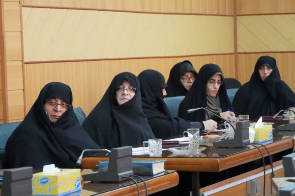 نشست تبیینی، محتوایی حوزه معارف اسلام ناب، با حضور مسئولین و متولیان مراکز استان همدان