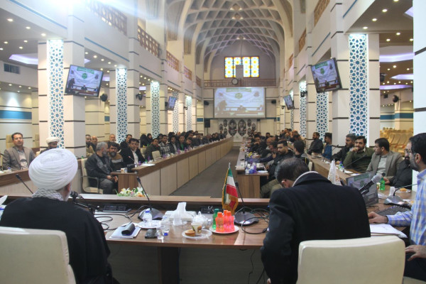 نخستین دوره توانمندسازی مداحان سومین حرم اهل بیت (ع) با حضور 150 نفر از خواهران و برادران برگزار شد