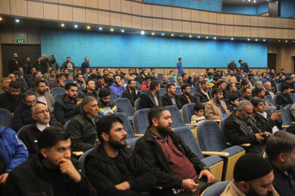 نخستین دوره توانمندسازی مداحان سومین حرم اهل بیت (ع) با حضور 150 نفر از خواهران و برادران برگزار شد