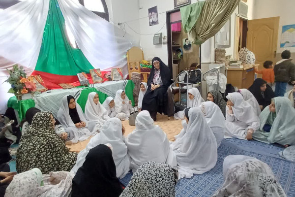 اعتکاف مادر و کودک؛ ابتکاری برای تعالی خانواده