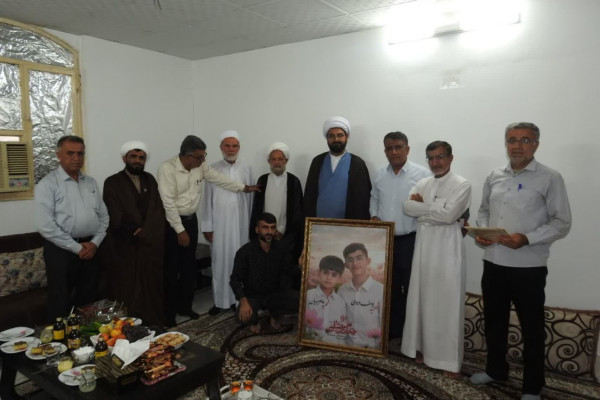 دیدار و تکریم خانواده شهدای دانش‌آموز اهل‌سنت «جنگ رمضان» در لارستان