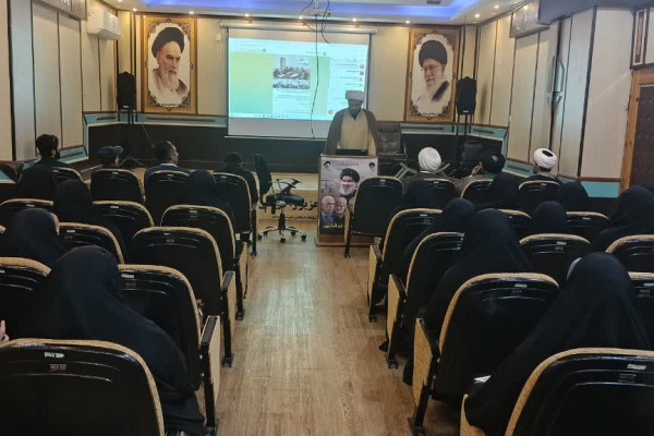 مشارکت ۲۰۰ مربی اعتکاف دانش‌آموزی بوشهر در سلسله نشست‌های تبیین کتاب "حالت پرواز"